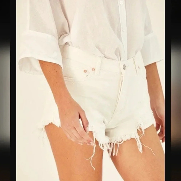 Free People - Loving Good Vibrations Cut Off Shorts in White - Picture 2 of 7